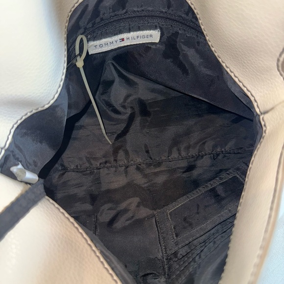 Tommy Hilfiger Slouchy White Shoulder Bag - Picture 11 of 11